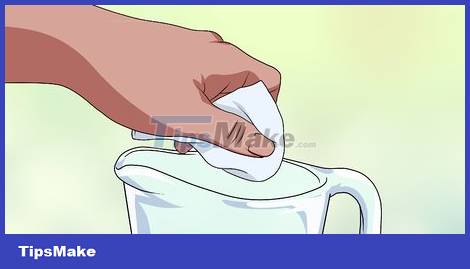 How to Clean a Flat Screen TV Picture 8