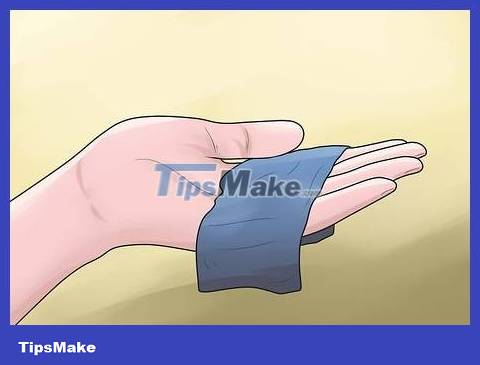 How to Clean a Laptop Screen Using Household Products Picture 2