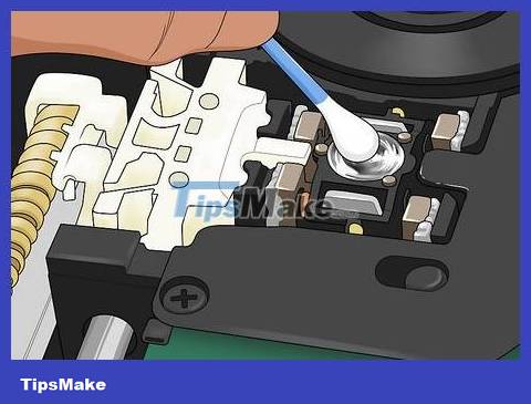 How to Clean Game Discs Picture 17