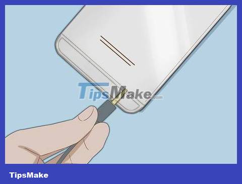 How to Clean iPhone Speaker Picture 4
