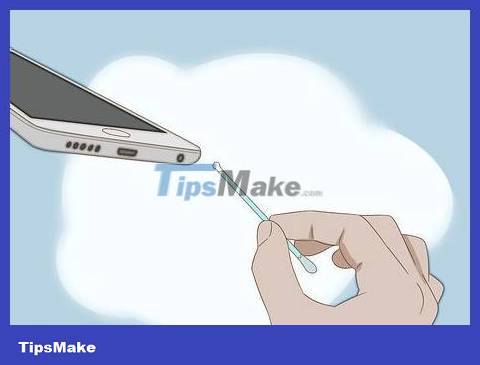 How to Clean iPhone Speaker Picture 5