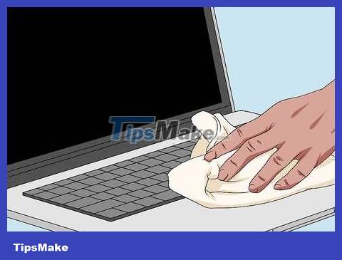 How to Clean MacBook Pro Keyboard Picture 6