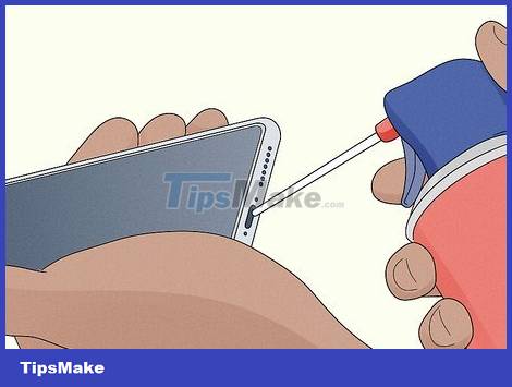 How to Clean the Charging Port Picture 12