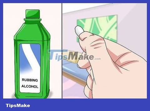 How to Clean the Headphone Jack Picture 7