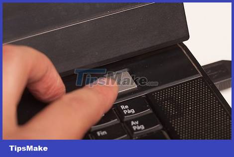 How to Connect a Laptop to a TV Picture 12