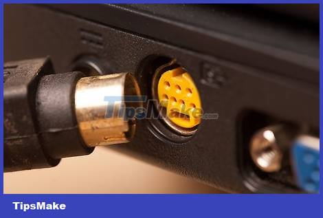 How to Connect a Laptop to a TV Picture 13