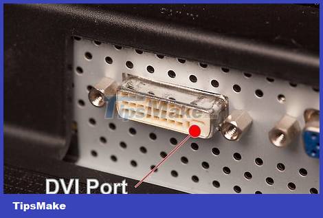 How to Connect a Laptop to a TV Picture 4