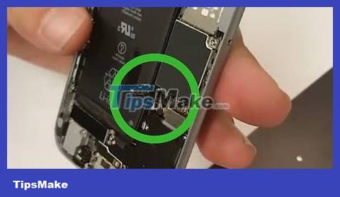 How to Fix a Water Damaged iPhone Picture 20