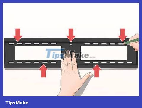 How to Hang a Flat Screen TV on a Drywall Picture 10