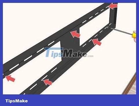 How to Hang a Flat Screen TV on a Drywall Picture 14