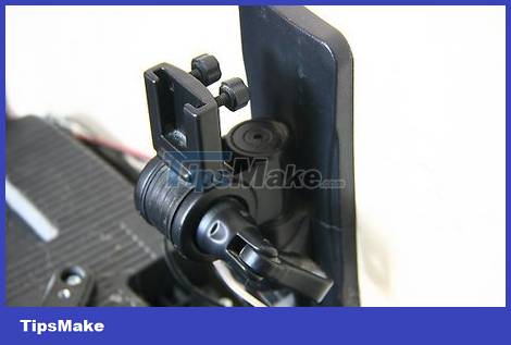 How to Hang a Flat Screen TV Picture 15