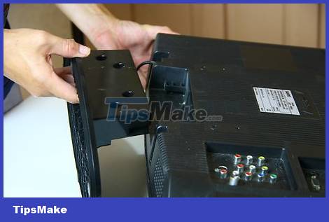 How To Hang A Flat Screen Tv Tipsmake