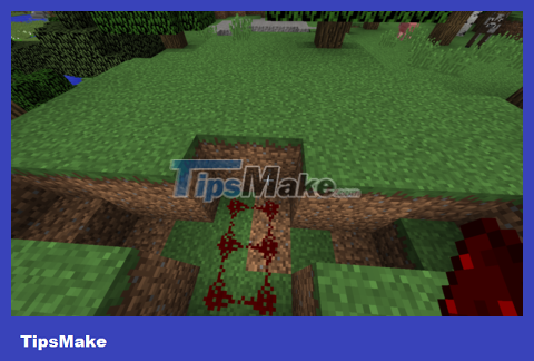 How to Make an Automatic Piston Door in Minecraft Picture 6