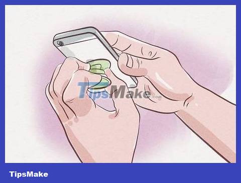 How to Remove a Phone Holder Picture 3