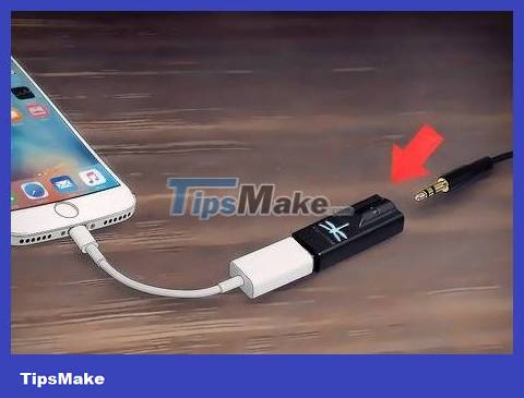 How to Use Headphones on iPhone 7 Picture 10