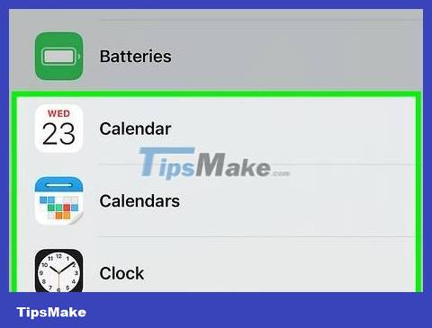 Is it possible to move the clock position on the iPhone lock screen? Options to customize the lock screen Picture 6