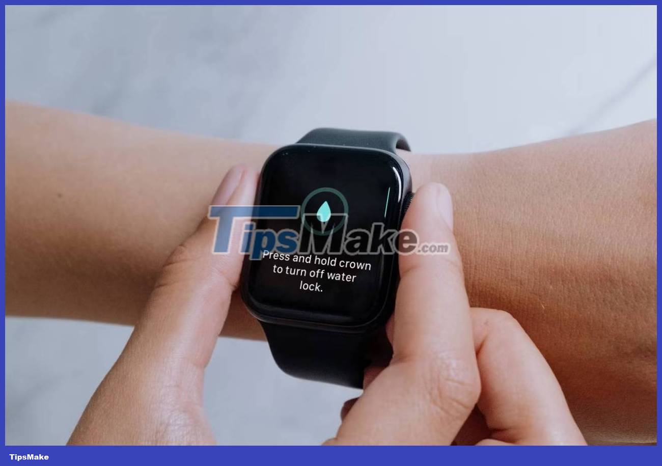 What to do when Apple Watch falls into water? Picture 2