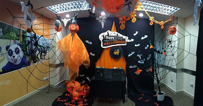 8 Halloween Decoration Suggestions for Impressive Classrooms: Best Options