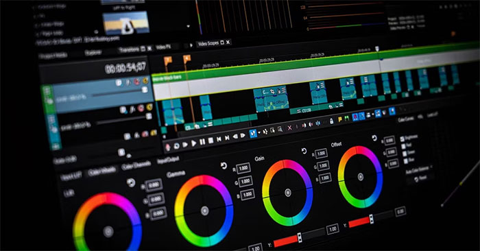 How to Use the Versions Feature in DaVinci Resolve 18.5: Practical Guide