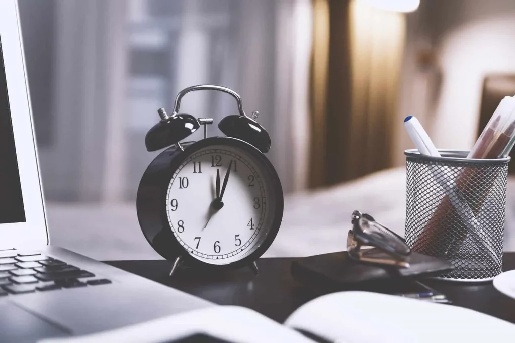 Instructions on How to Set an Alarm on Your Laptop in the Simplest Way Explained