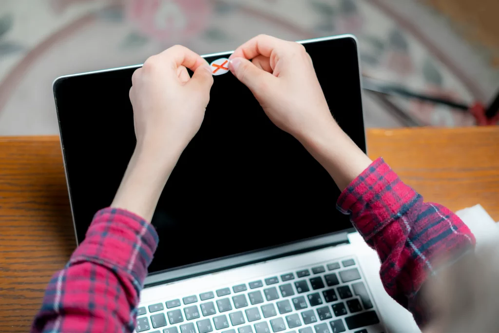 Laptop Does Not Have a Camera: Causes and Solutions: Main Insights