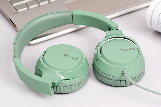 Popular Types of Headphones Are Chosen by Many People Update