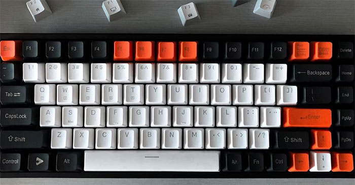 Should I Buy a Custom or Pre-built Mechanical Keyboard: Main Insights