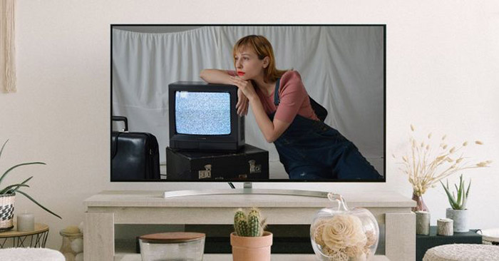 The Difference Between Regular TV and Smart TV: What to Know