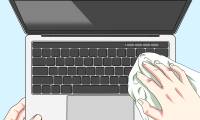 How to Clean MacBook Pro Keyboard