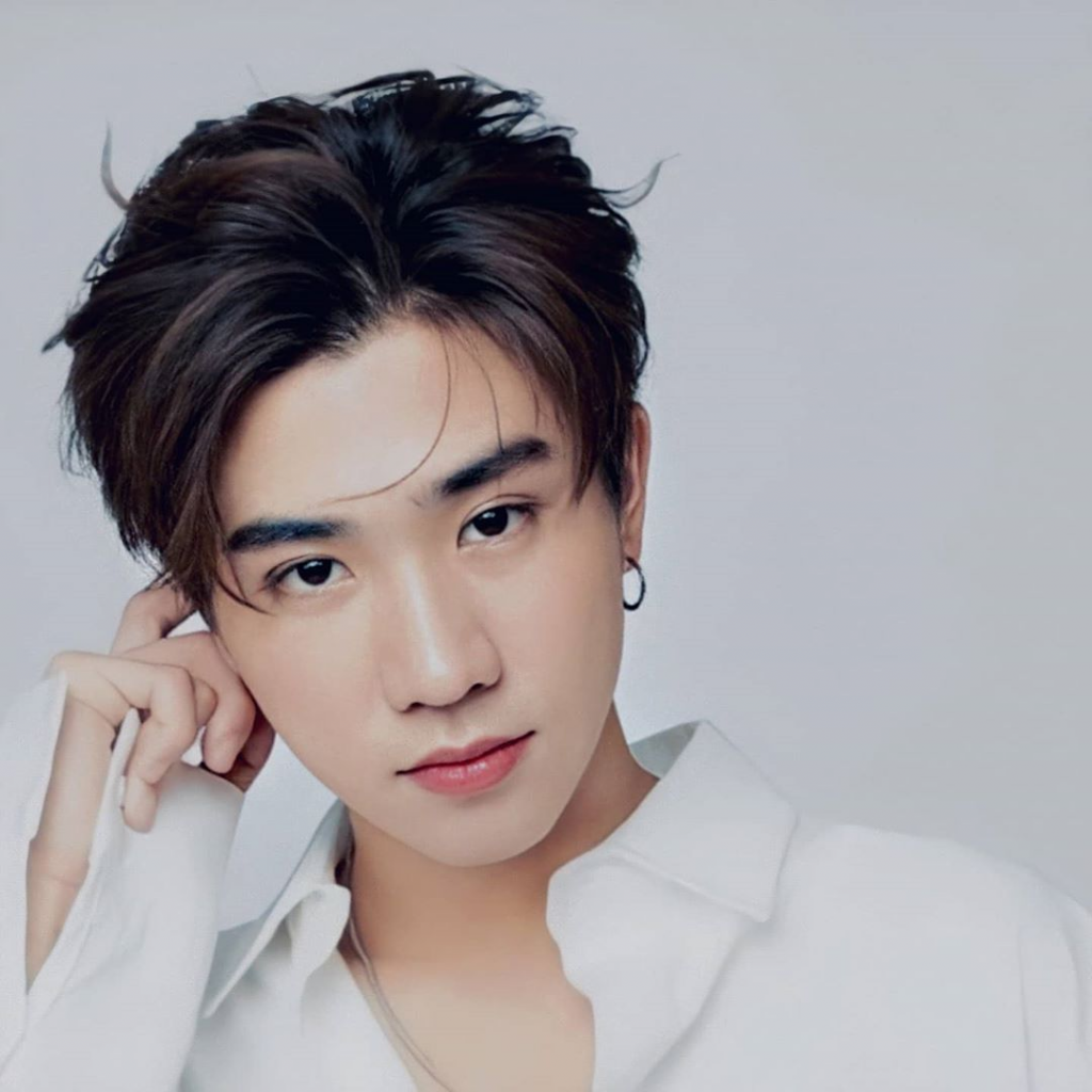 20+ Most beautiful Side Part 7-3 curled hairstyles Picture 19