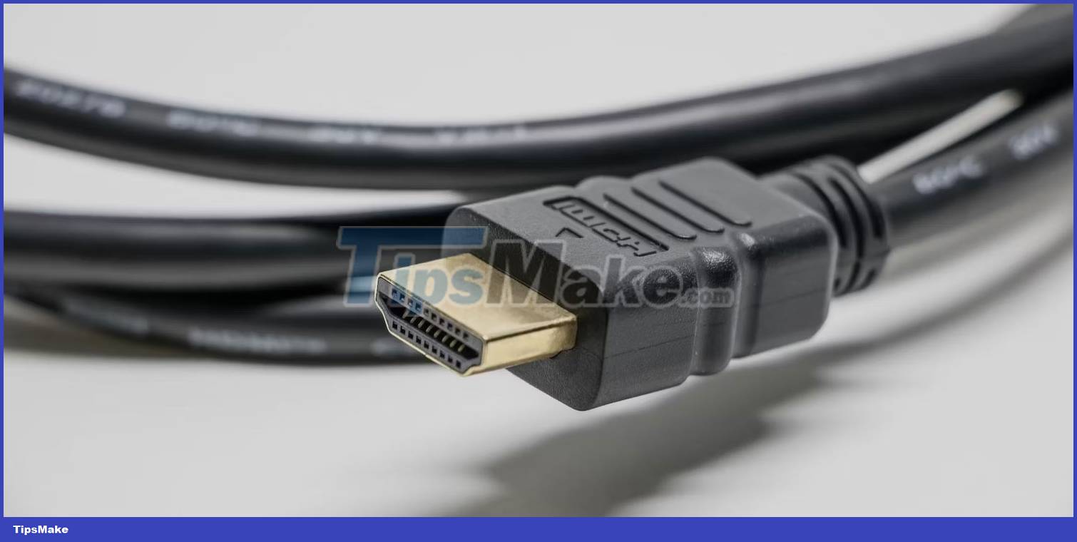 3 ways to connect MacBook to TV Picture 1