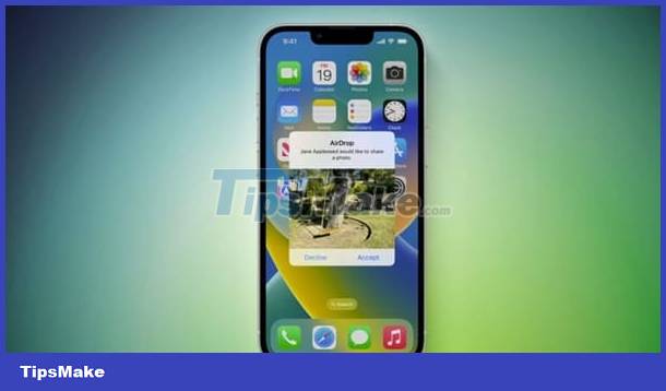 Answer now – Why can't iPhone receive photos via AirDrop? Picture 1
