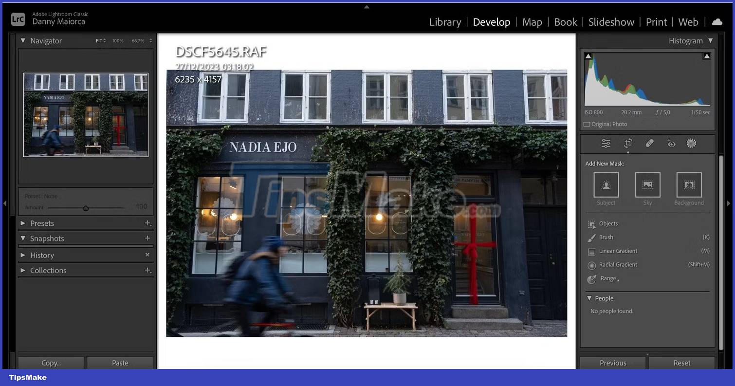 How to blur photo background in Adobe Lightroom Picture 9