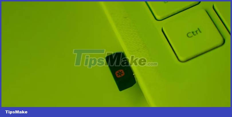 How to fix Chromebook stuck on Chrome screen Picture 1