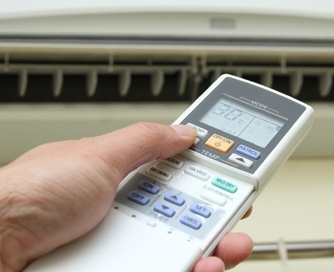 How to use air conditioner to save up to 50% electricity with just 1 button right on the remote control Picture 5