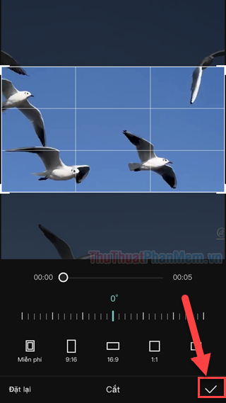 Instructions for cutting, flipping, and rotating videos using CapCut Picture 9
