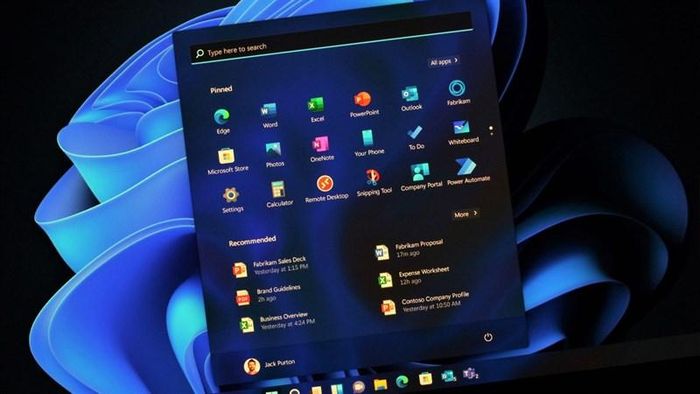 Microsoft 'plays a trick' to force users to upgrade to Windows 11 Picture 1