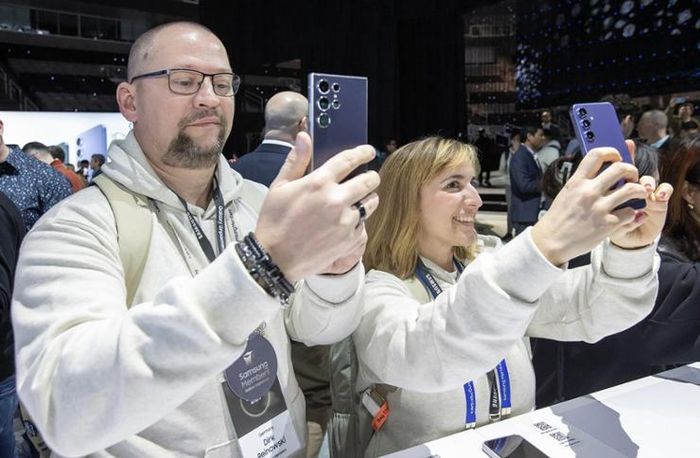 Samsung reclaims the 'throne' from Apple Picture 1