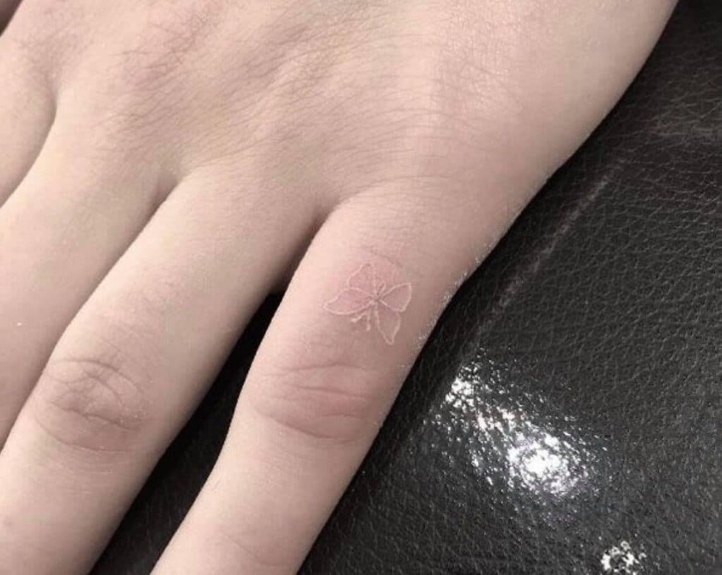 The most beautiful white ink tattoo designs Picture 30