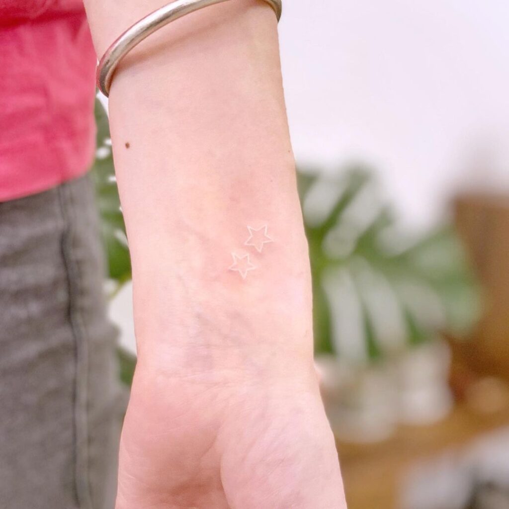 The most beautiful white ink tattoo designs Picture 44