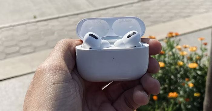 4 Ways to Fix the Error That One Side of the AirPods Headset Is Louder Than the