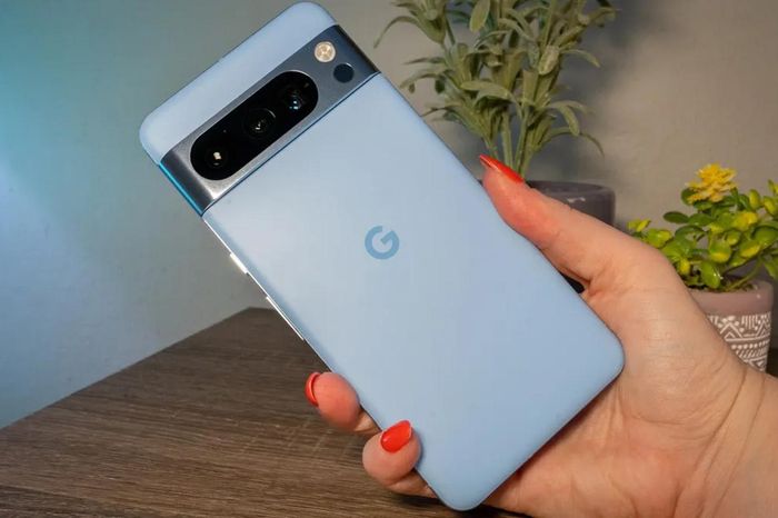 Are smartphones strong enough to 'shoulder' a giant AI model?