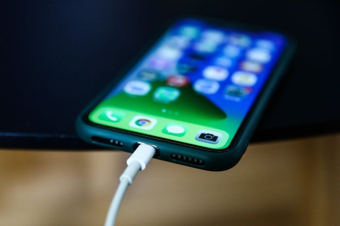 Does fast charging iPhone cause side effects?