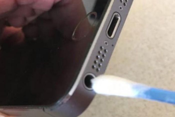 The phone speaker is noisy, just a simple cleaning tip that won't cost you money