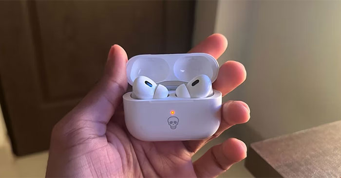 What Do the 3 Indicator Light Colors on the AirPods Charging Box Mean Explained