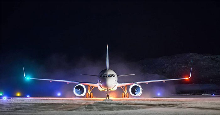 The Effect of the Lights on the Wings, Tail. of the Plane Explained: How It