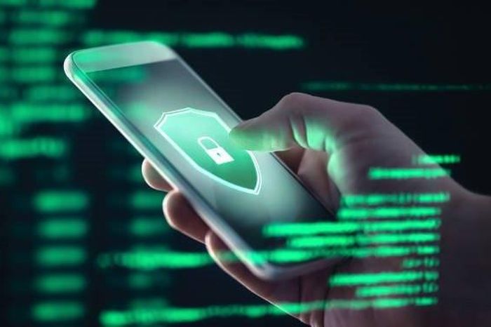 Photo of What should Iphone users do when they are attacked by spyware before warning information from Apple?