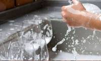 How to clean stained and cloudy glass cups
