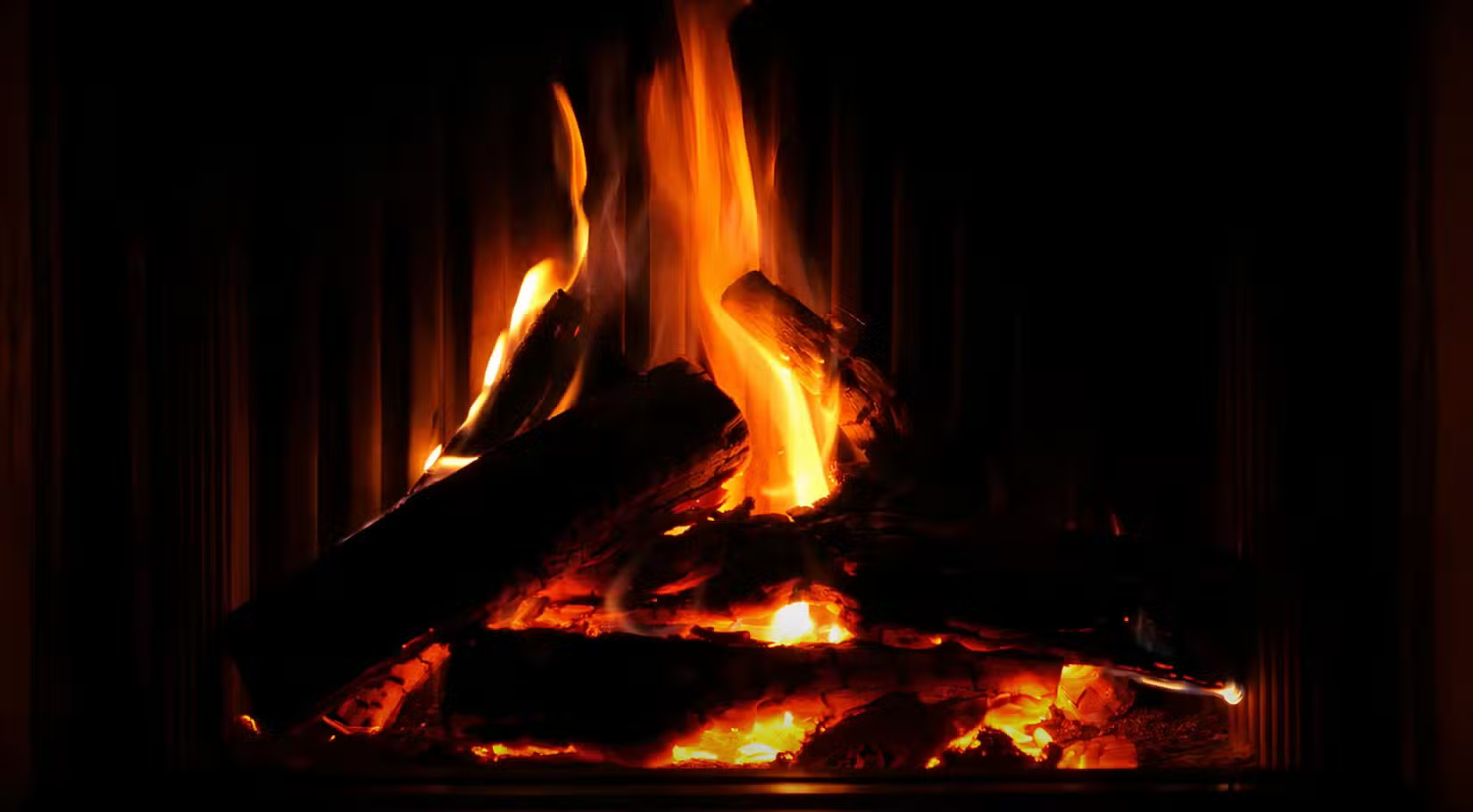 10 Christmas-themed YouTube backgrounds to help create a festive atmosphere Picture 7