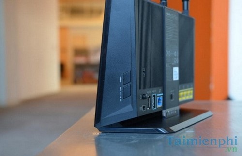 Picture 11 of 10 tips to speed up your home WiFi.